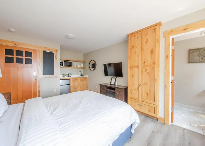 Lakeside Hotel Room #5 In Kings Beach